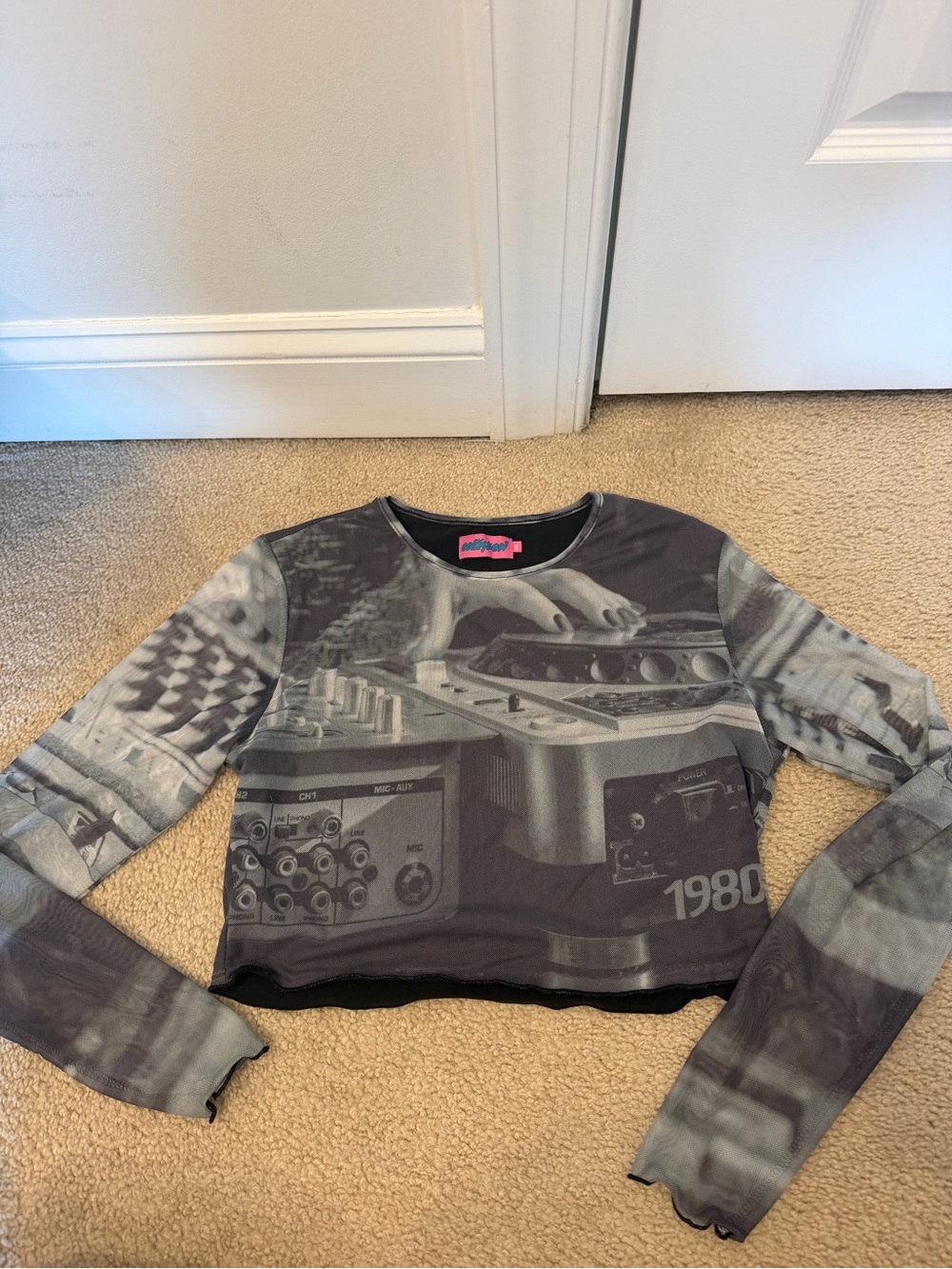 Edikted Gray Black Mesh Graphic Long Sleeve Crop Top - Picture 2 of 2